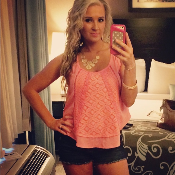 Rue21 Tops - Pretty as a Peach Top Size Small